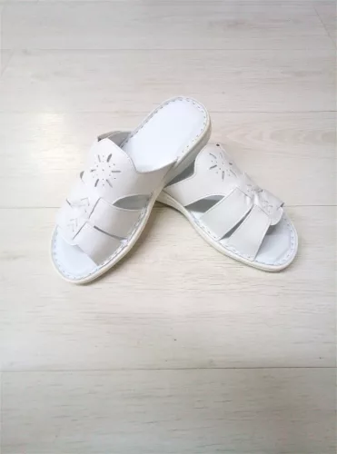 710 fehér női papucs széles lábfejre