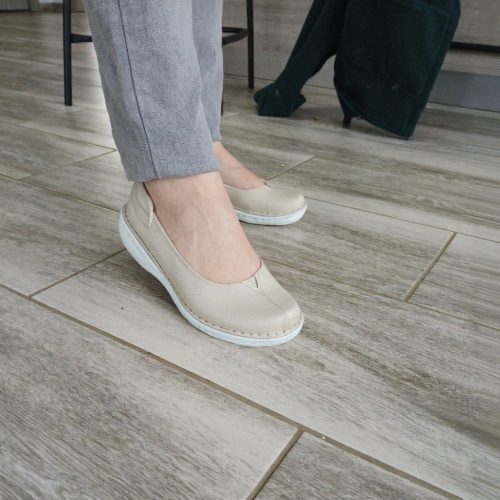 Andrea bézs női cipő